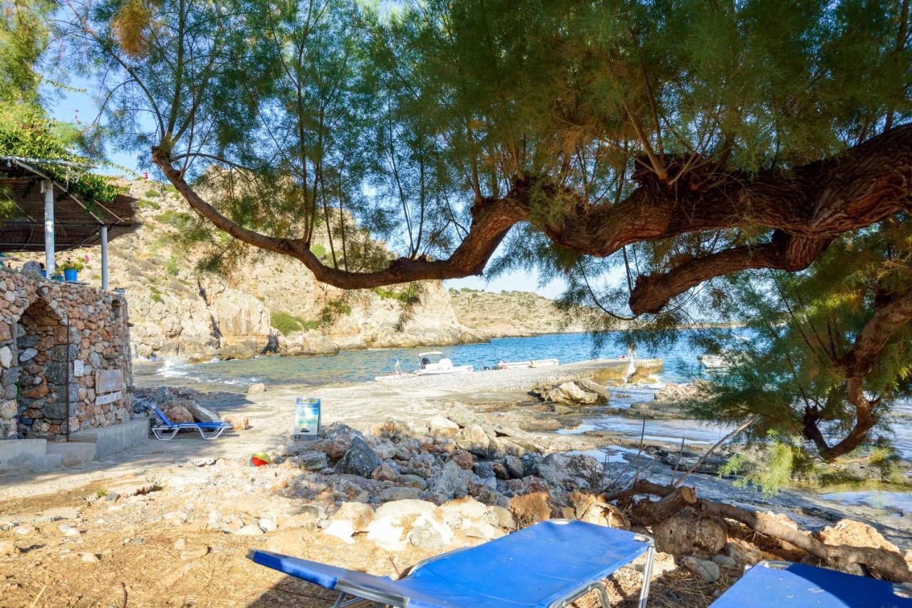 Taverna Akrogiali Loutro Esterno foto