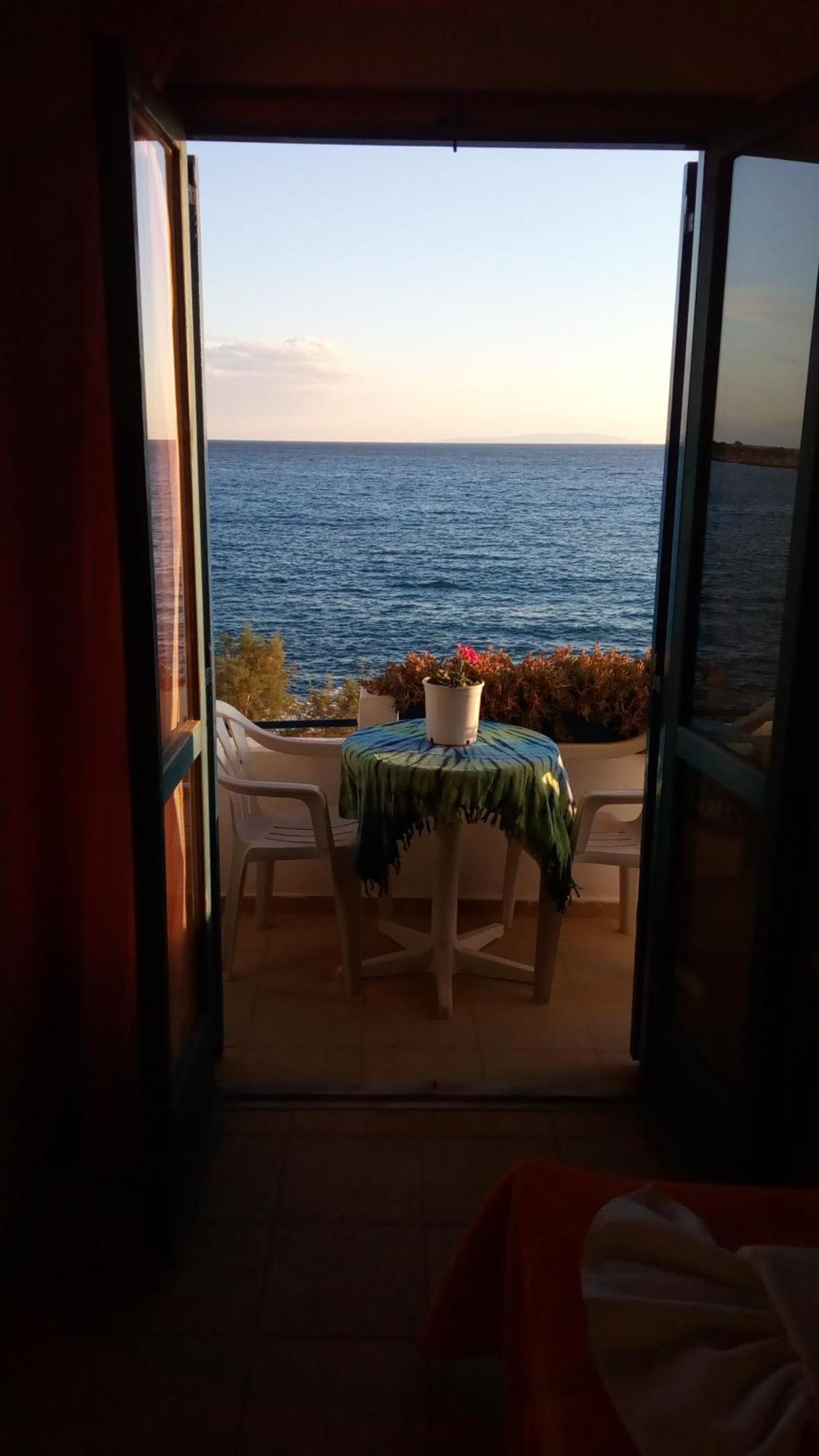 Taverna Akrogiali Loutro Esterno foto