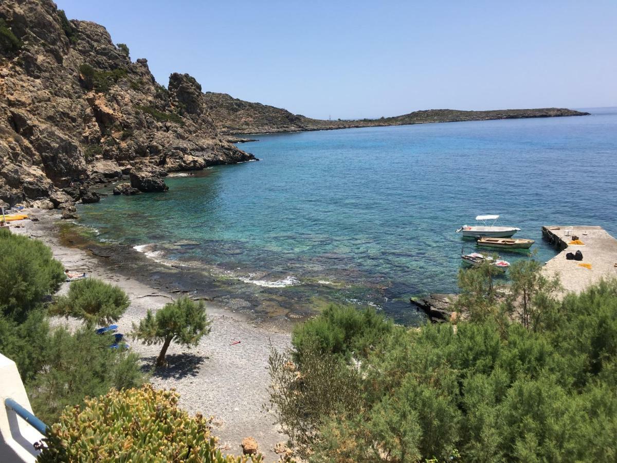 Taverna Akrogiali Loutro Esterno foto