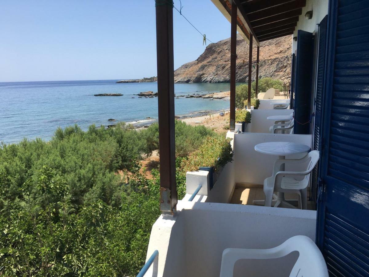 Taverna Akrogiali Loutro Esterno foto