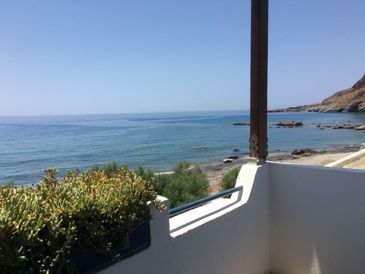 Taverna Akrogiali Loutro Esterno foto