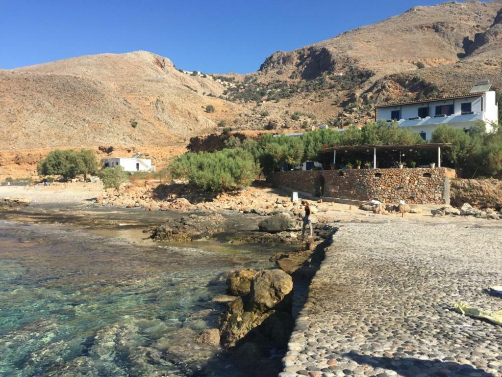Taverna Akrogiali Loutro Esterno foto