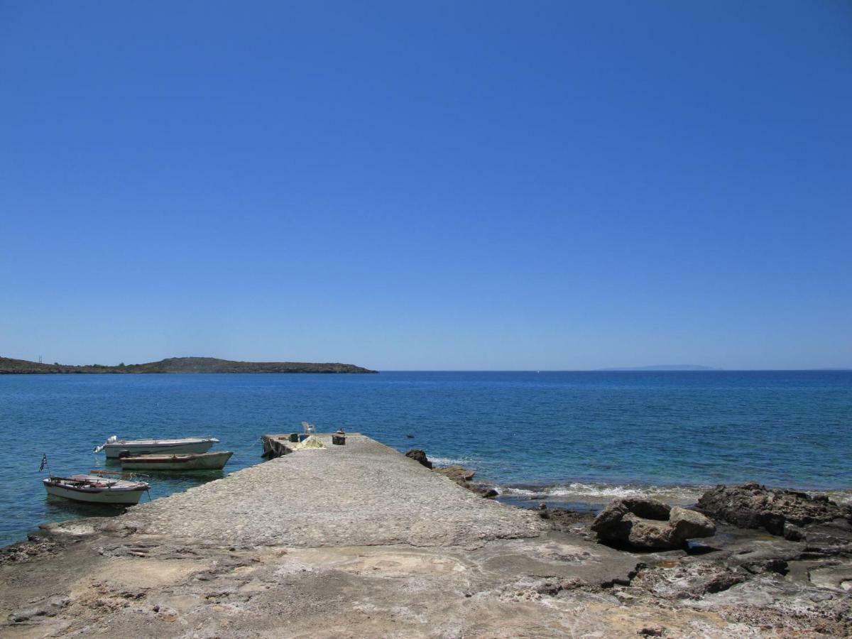 Taverna Akrogiali Loutro Esterno foto
