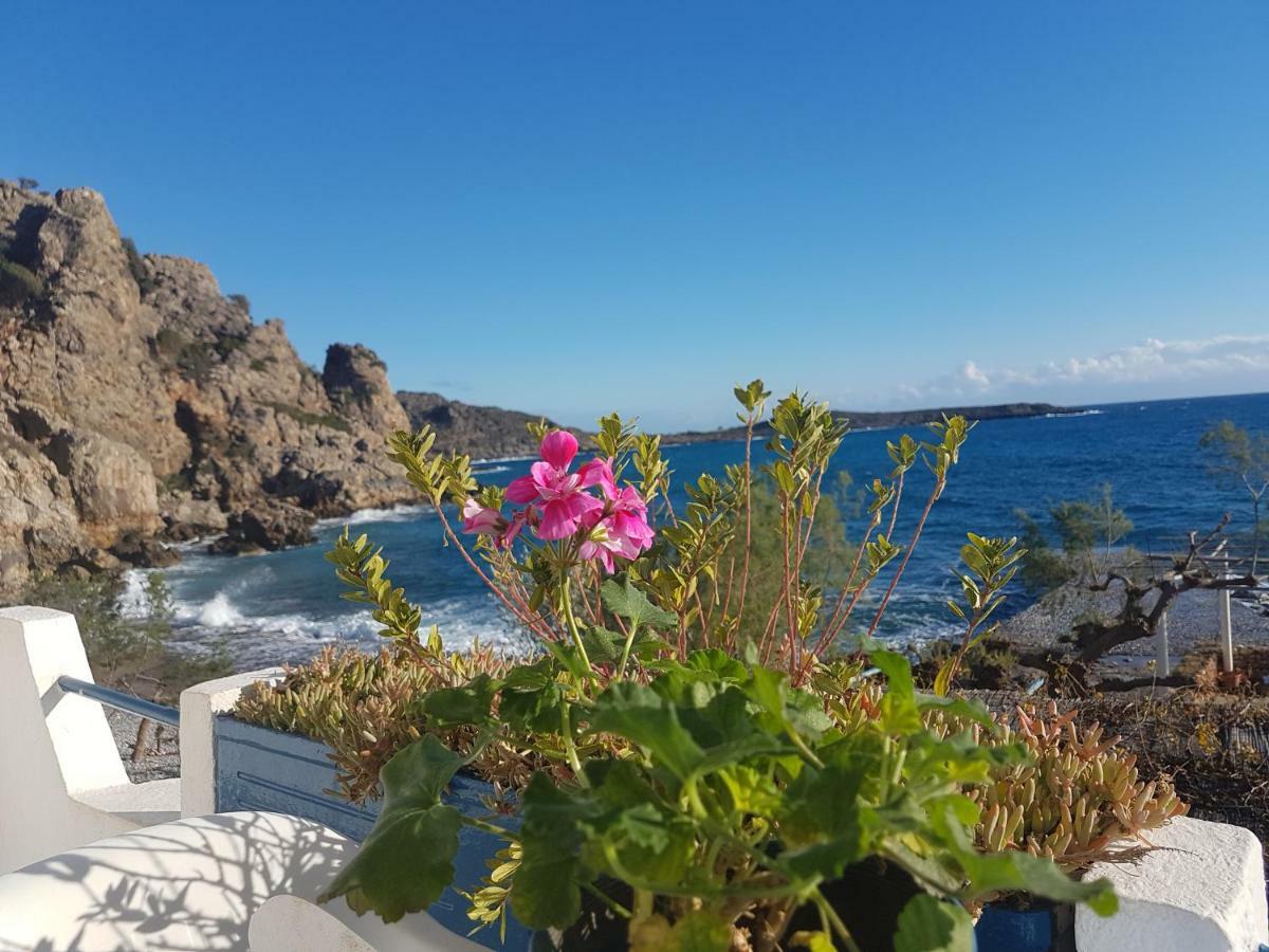 Taverna Akrogiali Loutro Esterno foto